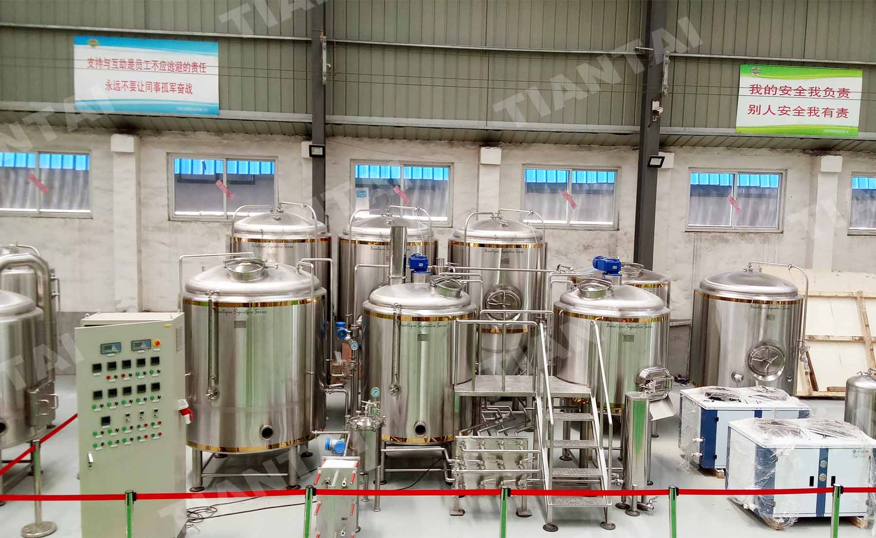 <b>Australia customer's 1000L/10HL copper belt micro brew equipment is finished！</b>